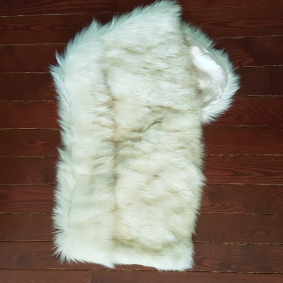 Fur wedding wraps - Picture 5 of 5